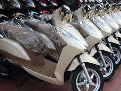 Xe máy tăng giá 50%: Đắt hơn Thái Lan cả ngàn USD