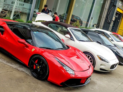Dàn Ferrari của đại gia Sài Gòn đi bảo dưỡng