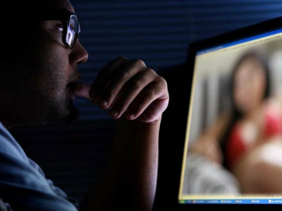 Bi kịch của cặp đôi lấy nhau vì… chat sex