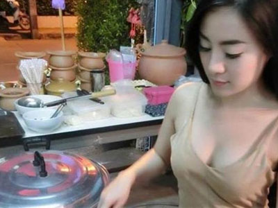 Hàng ăn vặt bỗng nổi như cồn vì cô chủ có thân hình còn quyến rũ hơn cả người mẫu