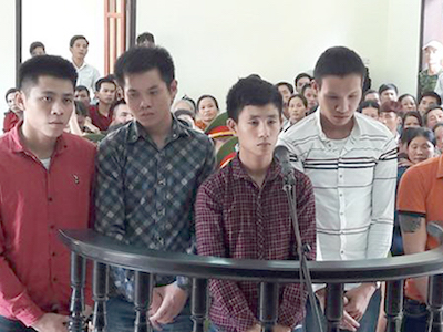 Mâu thuẫn với con, chém bố trả thù