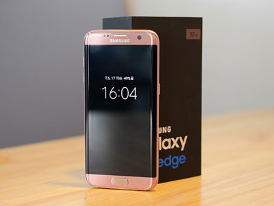 Mở hộp Galaxy S7 edge màu hồng chính hãng vừa bán ở VN