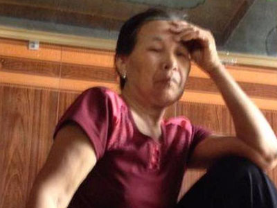 Người thân phi công CASA-212 mong ngóng từng giờ các anh trở về