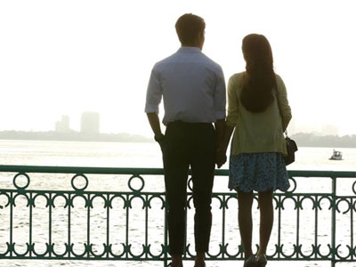 Bắt gặp Kang Tae Oh, Nhã Phương diễn cảnh tình cảm ở Hồ Tây
