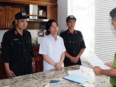 Chân dung vợ chồng cầm đầu đường dây cá độ bóng đá nghìn tỷ