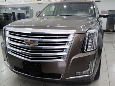 "Khủng long" Escalade Platinum 2016 màu độc giá 7 tỷ
