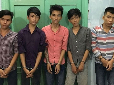 Nhóm nghi can nghiện "hàng đá" chuyên trộm cắp ở Sài Gòn