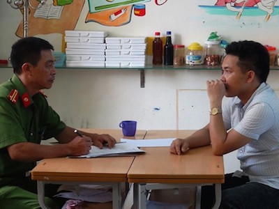 Bắt 12 người trong đường dây cá độ bóng đá 3.000 tỷ