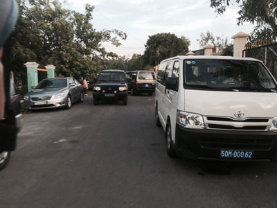 Lập Hội đồng kỷ luật Giám đốc Sở đãi tiệc trong giờ hành chính