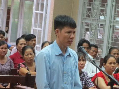 3 năm tù cho gã chồng cuồng ghen, cắm dao vào ngực vợ