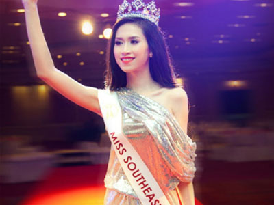 Hoa hậu xin lỗi vụ nói tiếng Anh khiến khán giả ngơ ngác