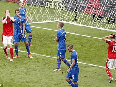 Iceland - Áo: Tỏa sáng phút bù giờ