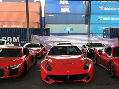 Siêu xe "chạy thuế" tấp nập chưa từng có tại Việt Nam