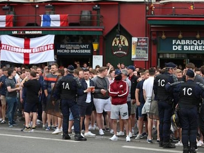 Ultra Pháp dằn mặt hooligan Anh