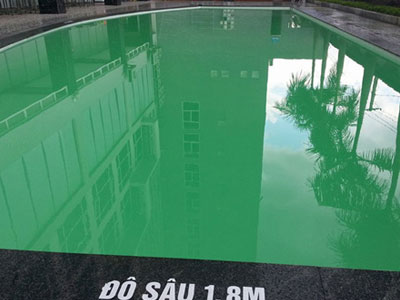 Học bơi ở khách sạn Vinh Plaza, bé trai 9 tuổi chết đuối