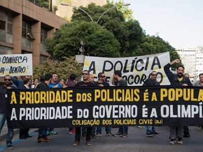 Cảnh sát Brazil biểu tình vì thiếu giấy vệ sinh