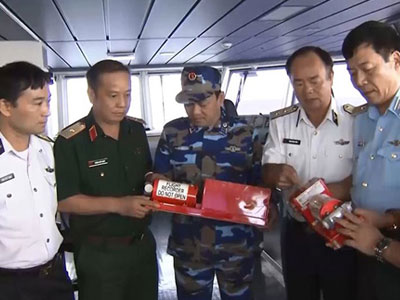 Đang tiến hành giải mã hộp đen CASA-212