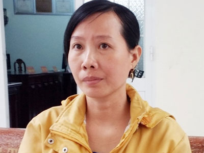 Nữ công nhân nhặt vàng trong rác thắng kiện