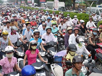 Cấm xe máy tại Hà Nội: Phải tính phương án dân đi lại bằng gì?