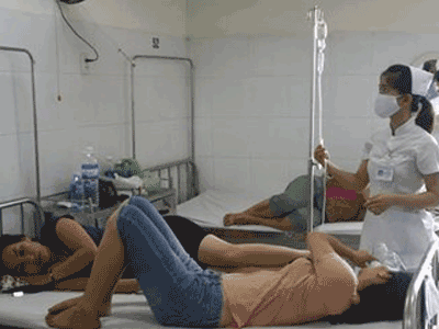 Đi du lịch, 16 giáo viên mầm non nhập viện vì ngộ độc