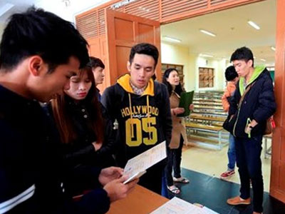 Sinh viên hoang mang vì thông tin lạ trên bằng tốt nghiệp
