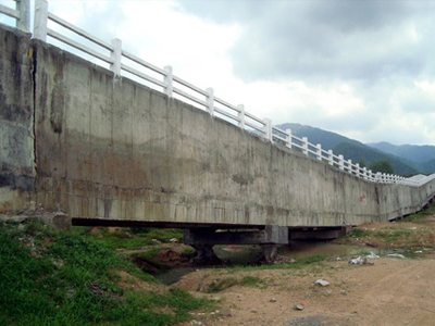 Công trình 100 tỷ đồng chưa bàn giao đã sập