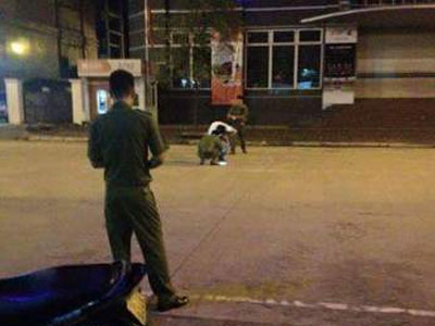 4 tiếng súng nổ trong cuộc "giao chiến", một người bị thương