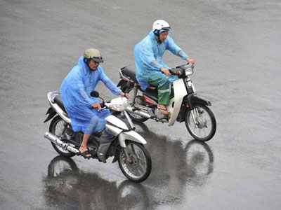 Cuối tuần, mưa dông bao trùm cả nước