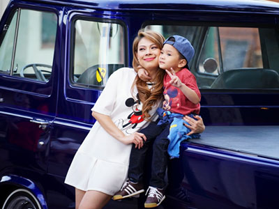 Mẹ con Thanh Thảo hạnh phúc trên đất Mỹ
