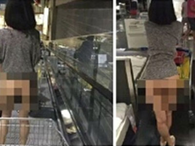 Cô gái trẻ không mặc quần hồn nhiên đi tung tăng khắp siêu thị IKEA