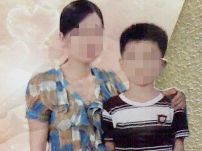 Con dâu đang sống bị cả nhà chồng nhẫn tâm "khai tử" trên bàn thờ