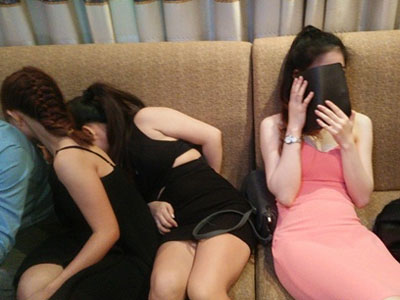 Nhà hàng, Spa ở Sài Gòn phải dán bản cam kết "không khiêu dâm"