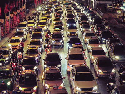 Quá lạ: Giao thông Hà Nội chuẩn, đẹp như "bên trời Tây"