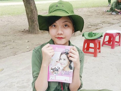 Bạn bè tiếc thương 3 nữ sinh Ngoại thương