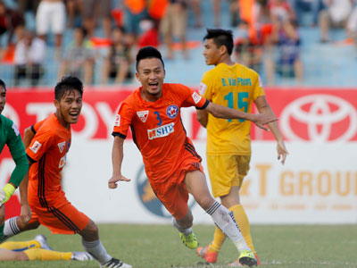 FLC Thanh Hóa thua oan vì trợ lý trọng tài