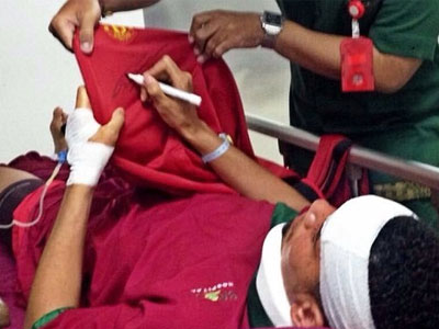 Chris Smalling nhập viện khẩn cấp vì sứa cắn