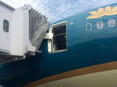 Ai chịu trách nhiệm hỏng cửa siêu máy bay Boeing 787-9?
