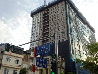 Chủ nhà 8B Lê Trực thách thức dư luận