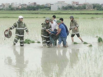 Hà Nội: Người phụ nữ bị sét đánh tử vong trong lúc đi cấy