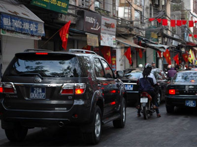 Mua ô tô công thanh lý: Ôm được "món hời" lớn?