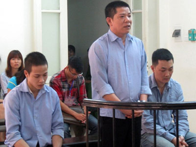 Người đàn ông ngoại quốc tự vẫn vì bị bắt cóc, giam lỏng