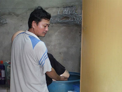 Người thân lật mặt kẻ giết vợ rồi chở xác về quê chôn cất