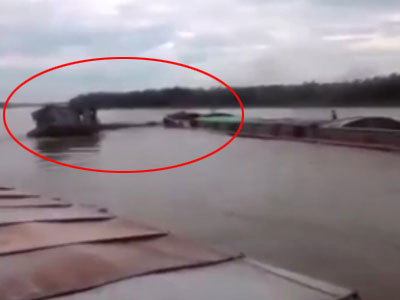 Video khoảnh khắc tàu bị đâm chìm trên sông Hồng, 4 người chết