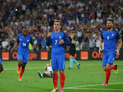 Cú đúp của Griezmann đưa Pháp vào chung kết Euro