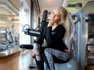 Hot girl thể hình thu hút 2,7 triệu fan trên Instagram