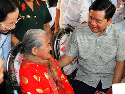 Người dân gọi điện mời Bí thư Thăng…dự đám giỗ