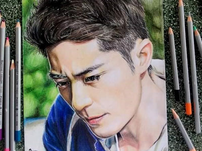 Nam sinh 14 tuổi vẽ tranh truyền thần sống động như thật