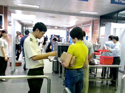 Phạt nữ hành khách 7,5 triệu do đi máy bay bằng giấy tờ giả