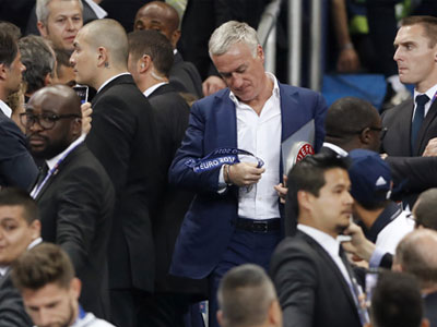 Deschamps: "Nỗi đau không thể diễn tả bằng lời"