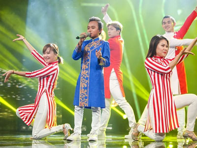 Hồ Văn Cường tiến thẳng vào chung kết dù không hát dân ca